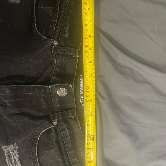 Express Black Distressed Denim Shorts Size 8 Raw Hem Festival Grunge - Picture 5 of 6